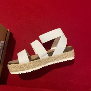 NWT CUSHIONAIRE Womens White Platform Mandy Cork Sole Espadrille‎ Sandal Size 8W